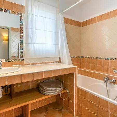 Nyaraló 4 Bedroom In *